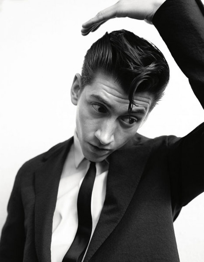 Guarda il nuovo video degli Arctic Monkeys di “Why’d You Only Call Me When You’re High?”