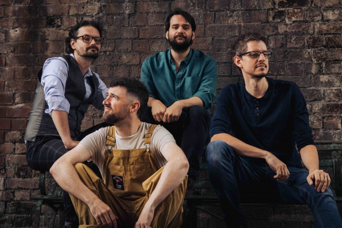 The Longest Johns - La band folk diventata celebre grazie al revival dei Sea Shanties sarà dal vivo al Folk Club di Torino il 15 aprile 2023