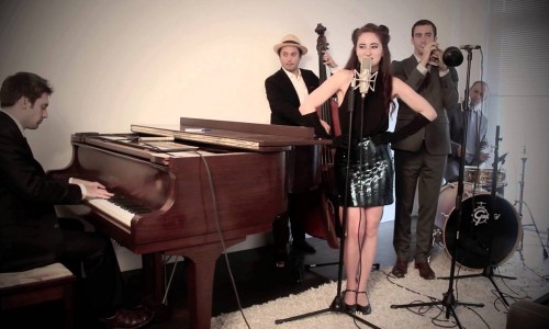 SCOTT BRADLEE & POSTMODERN JUKEBOX in Italia e video della loro versione di 'We Can't Stop' di Miley Cyrus 